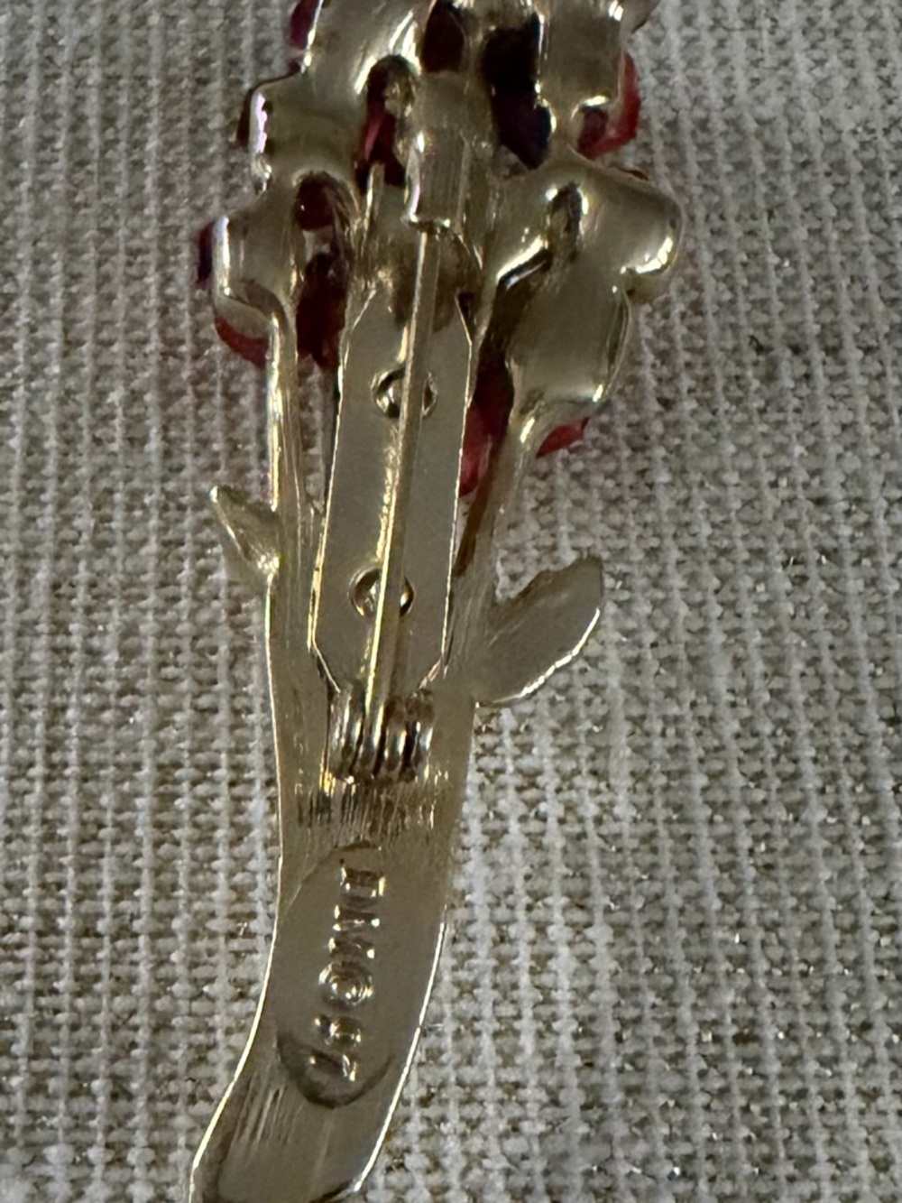 Vintage Danbury Mint Gold-Tone Bouquet Flower Brooch with Red Petals - Picture 4 of 5